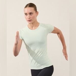 Athleta Mint Green Momentum Seamless T-Shirt